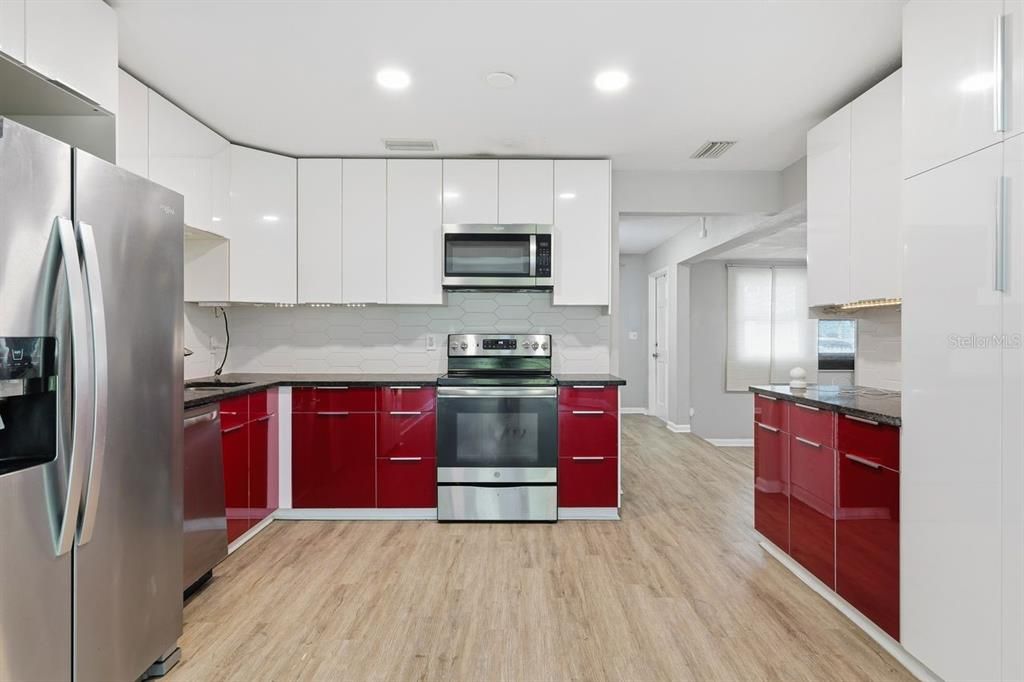 For Rent: $2,350 (4 beds, 2 baths, 1474 Square Feet)