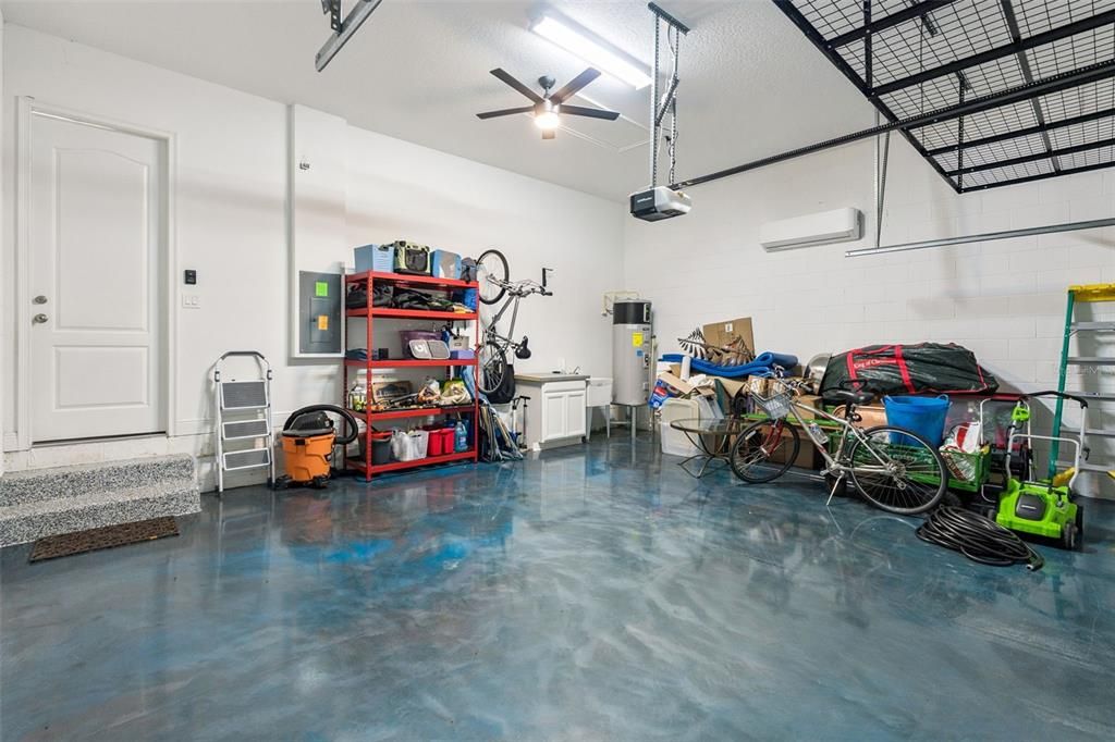 合同活跃: $650,000 (3 贝兹, 2 浴室, 1966 平方英尺)