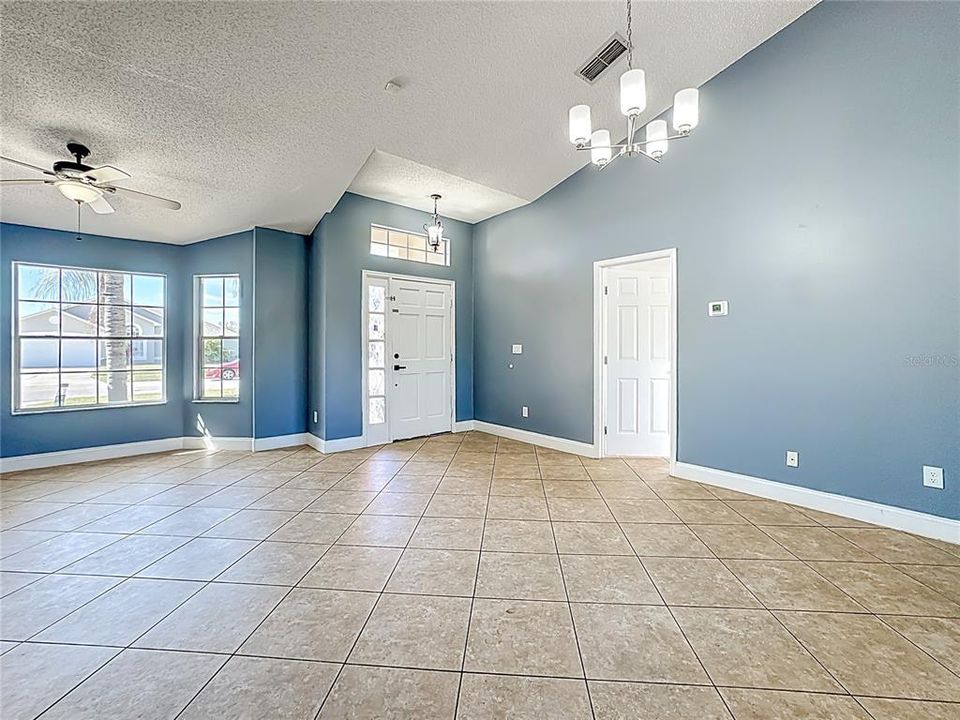 待售: $361,000 (3 贝兹, 2 浴室, 1644 平方英尺)