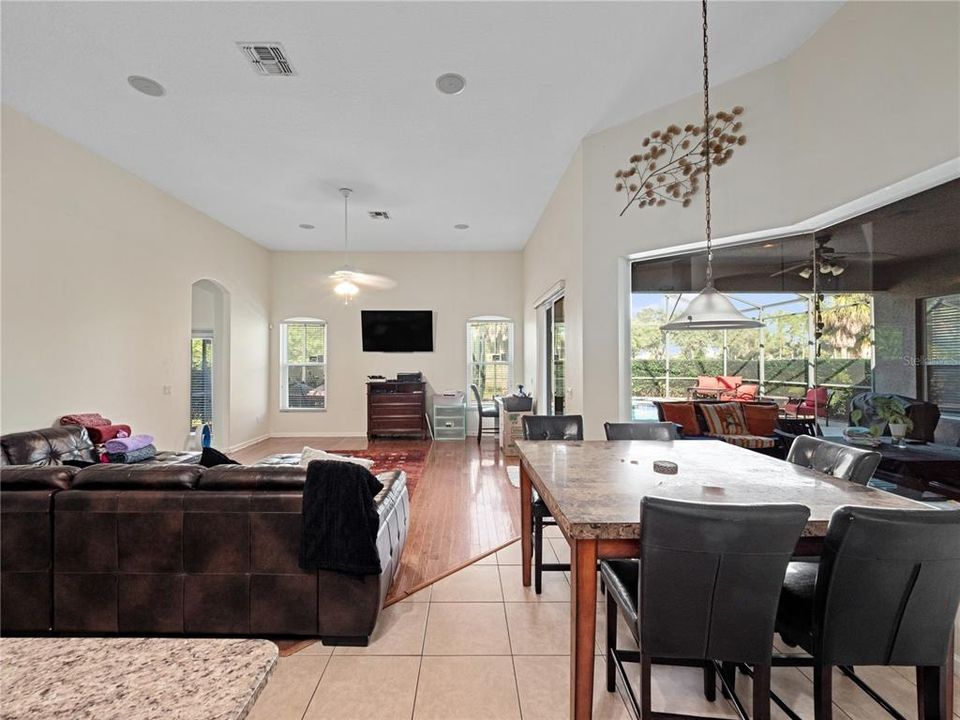 Active With Contract: $723,500 (5 beds, 3 baths, 2970 Square Feet)