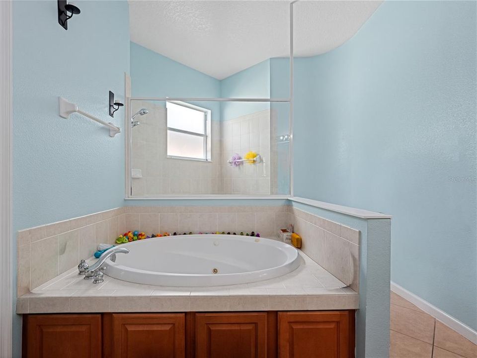 Active With Contract: $723,500 (5 beds, 3 baths, 2970 Square Feet)