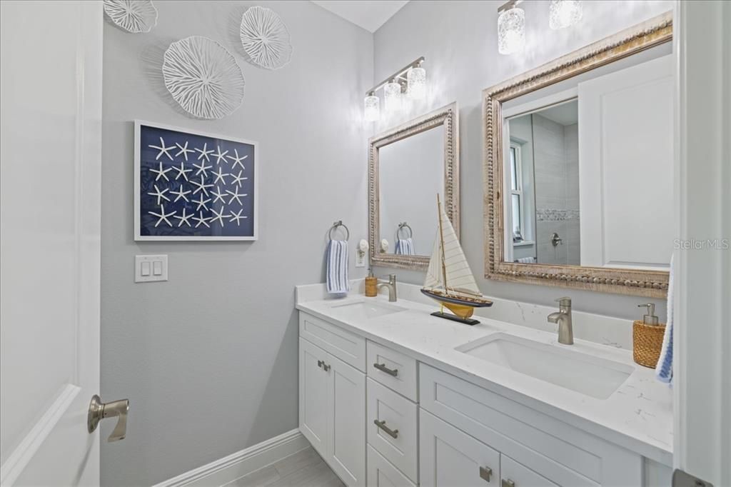 待售: $729,900 (3 贝兹, 3 浴室, 2244 平方英尺)