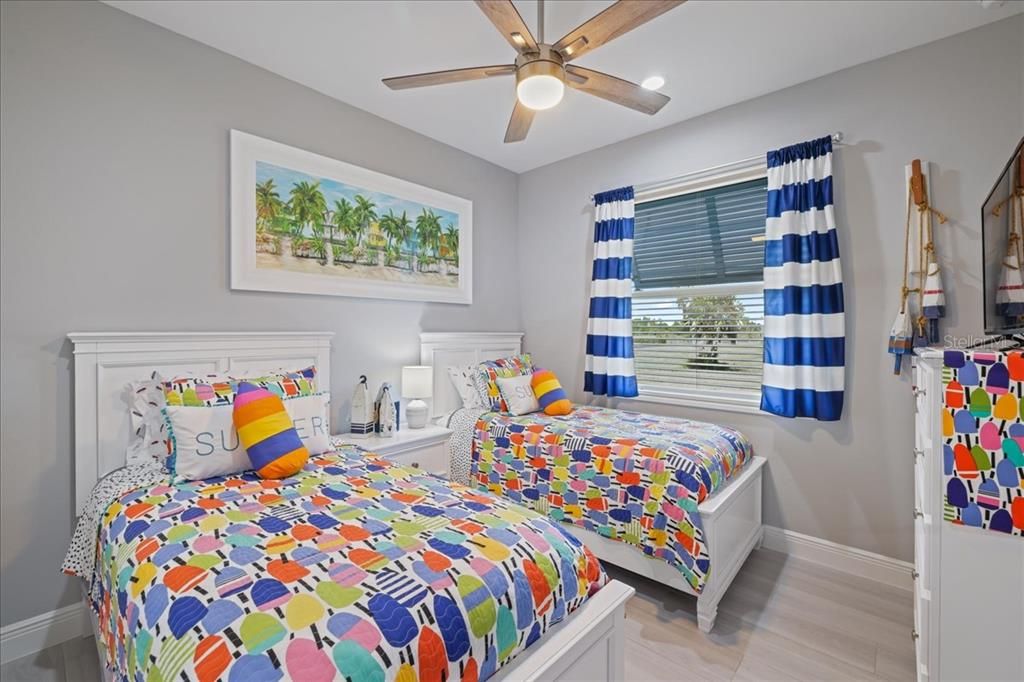 待售: $729,900 (3 贝兹, 3 浴室, 2244 平方英尺)