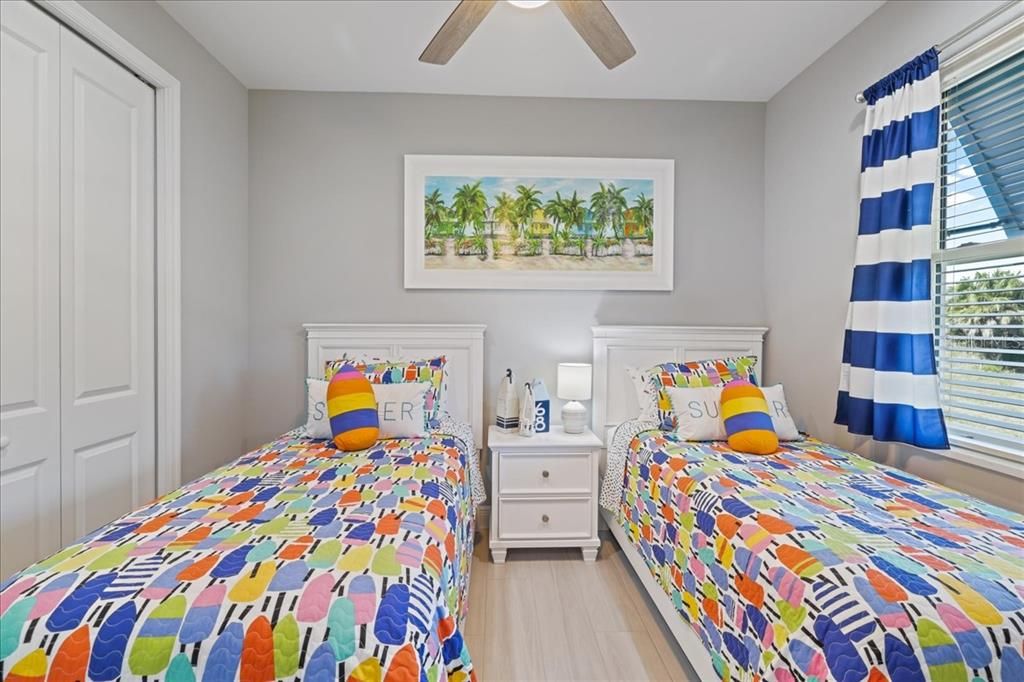 待售: $729,900 (3 贝兹, 3 浴室, 2244 平方英尺)