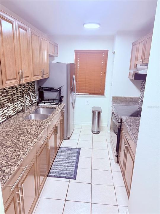 В аренду: $1,250 (2 спален, 1 ванн, 1164 Квадратных фут)