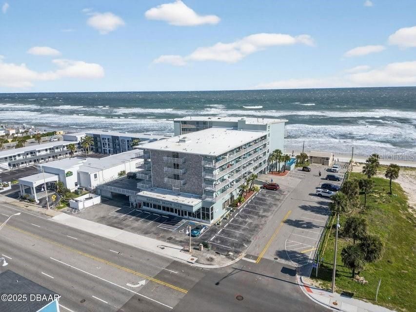 For Sale: $120,000 (0 beds, 1 baths, 530 Square Feet)