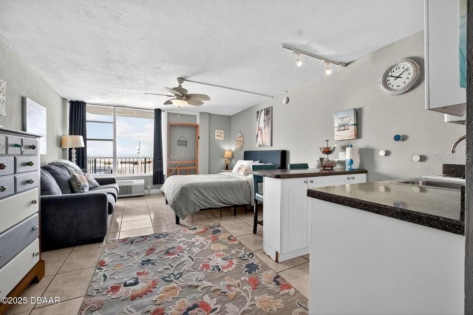 For Sale: $120,000 (0 beds, 1 baths, 530 Square Feet)