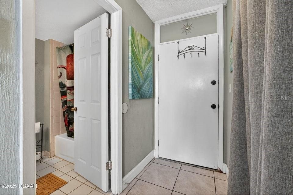 For Sale: $120,000 (0 beds, 1 baths, 530 Square Feet)