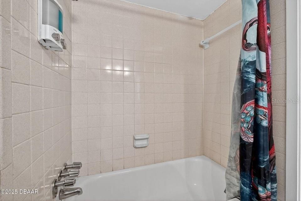 For Sale: $120,000 (0 beds, 1 baths, 530 Square Feet)