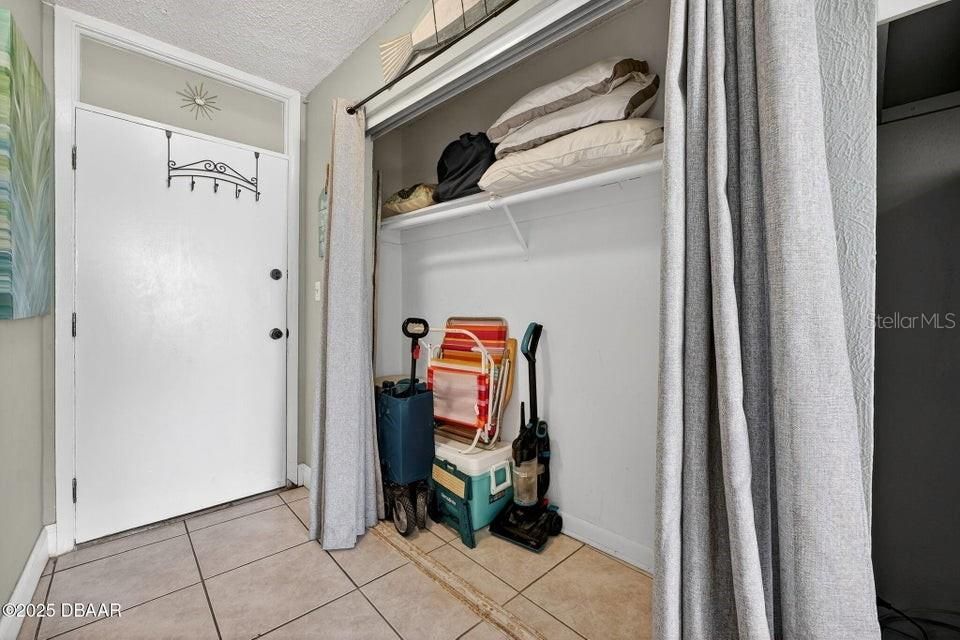 For Sale: $120,000 (0 beds, 1 baths, 530 Square Feet)