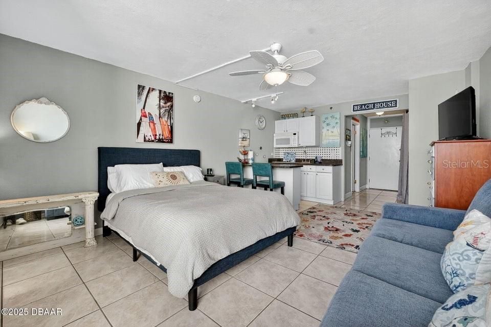 For Sale: $120,000 (0 beds, 1 baths, 530 Square Feet)