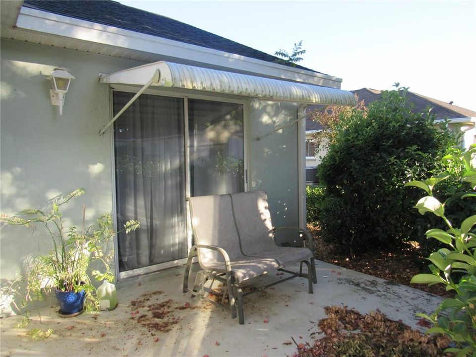 For Sale: $225,000 (2 beds, 2 baths, 1395 Square Feet)