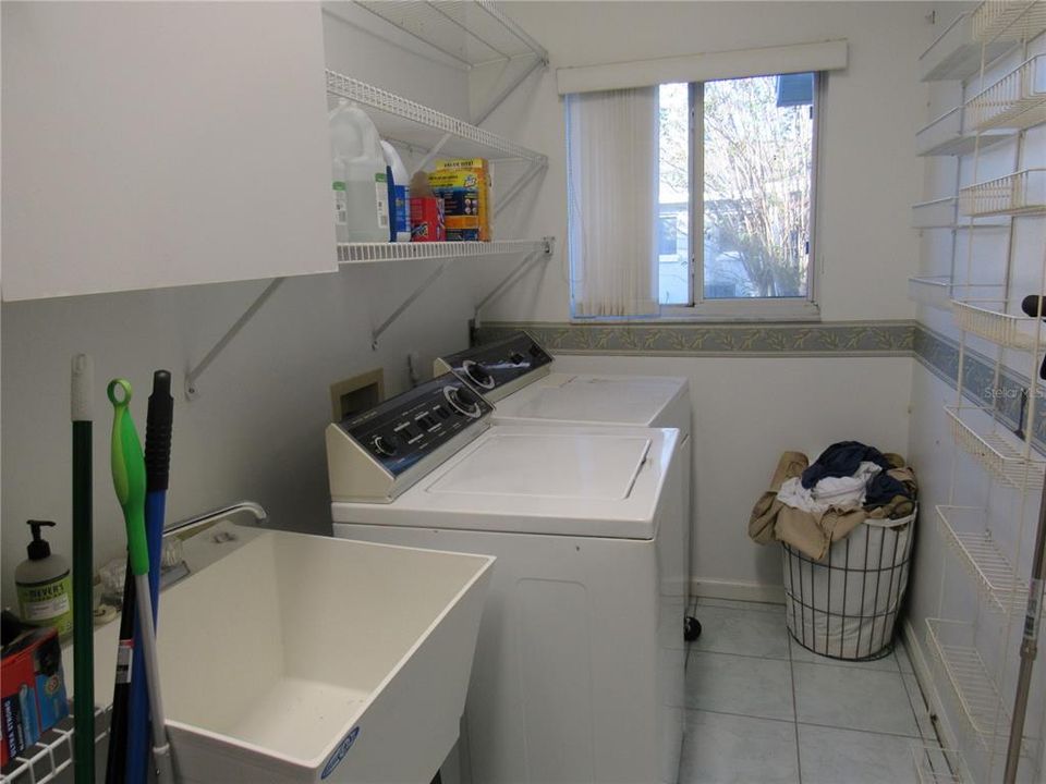 For Sale: $225,000 (2 beds, 2 baths, 1395 Square Feet)