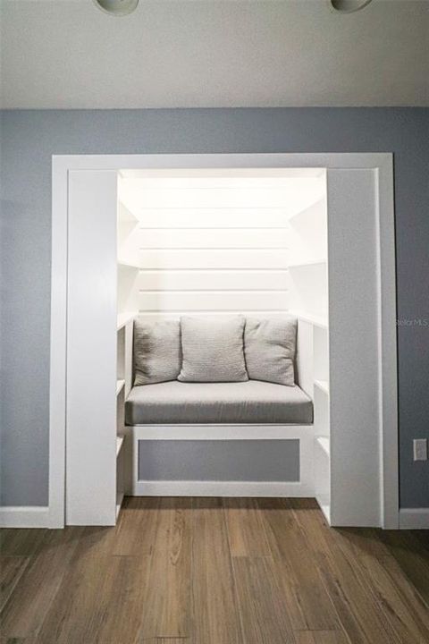 待售: $485,000 (3 贝兹, 2 浴室, 2498 平方英尺)