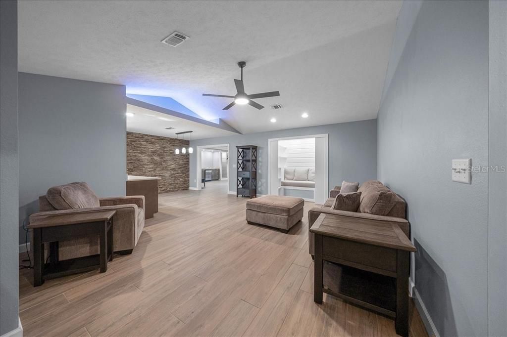 待售: $485,000 (3 贝兹, 2 浴室, 2498 平方英尺)