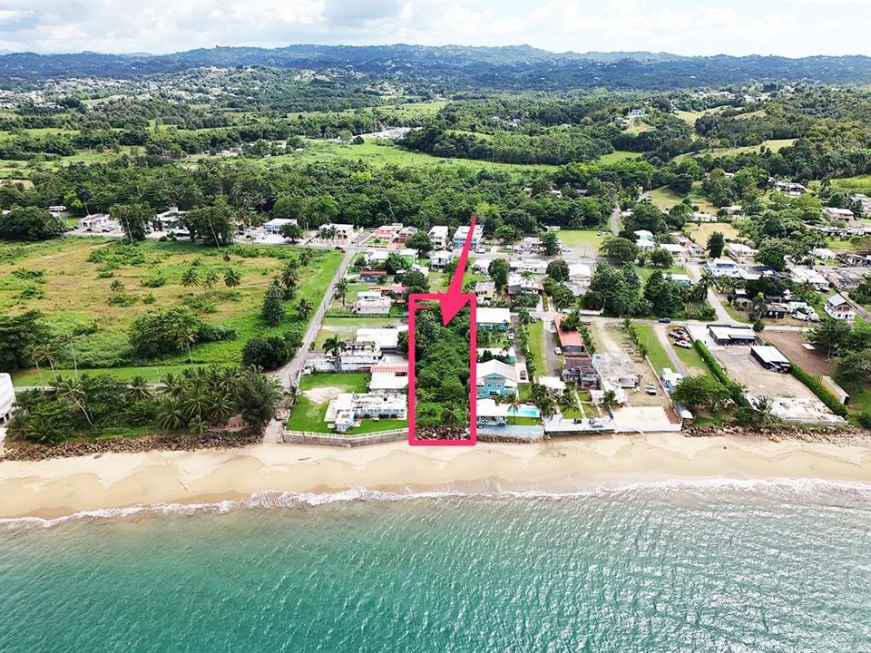 На продажу: $875,000 (0.45 acres)