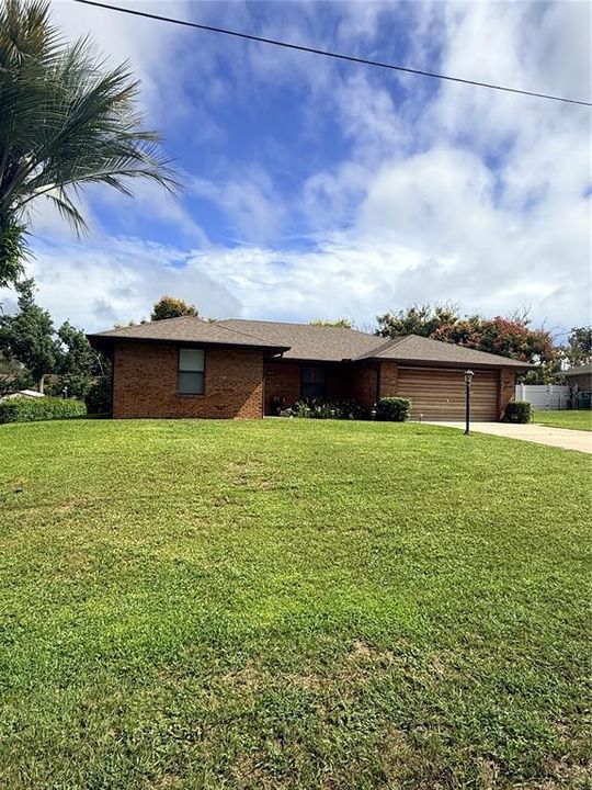 Recently Sold: $230,000 (2 beds, 2 baths, 1342 Square Feet)