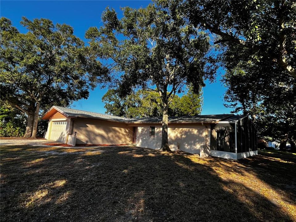 Под контрактом: $385,600 (3 спален, 2 ванн, 1404 Квадратных фут)