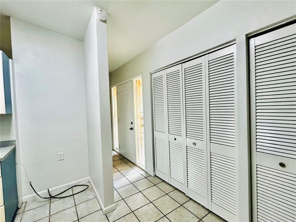 Под контрактом: $385,600 (3 спален, 2 ванн, 1404 Квадратных фут)