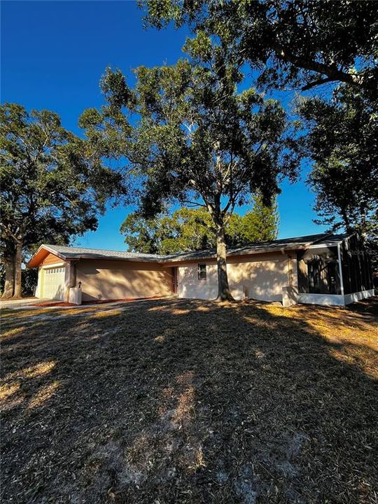 Под контрактом: $385,600 (3 спален, 2 ванн, 1404 Квадратных фут)