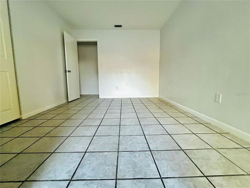 Под контрактом: $385,600 (3 спален, 2 ванн, 1404 Квадратных фут)