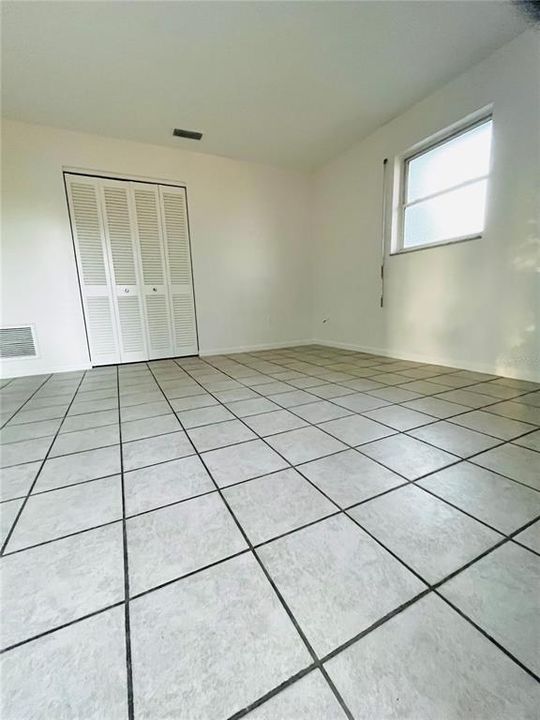 Под контрактом: $385,600 (3 спален, 2 ванн, 1404 Квадратных фут)