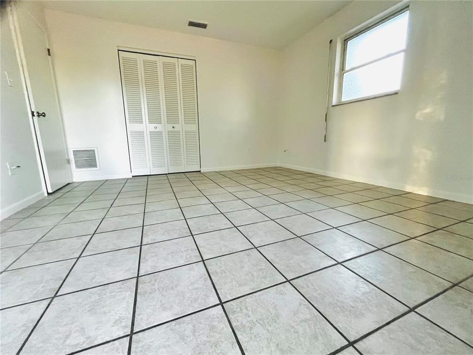 Под контрактом: $385,600 (3 спален, 2 ванн, 1404 Квадратных фут)