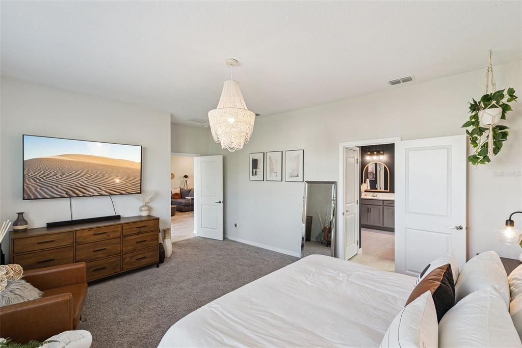 For Sale: $565,000 (4 beds, 3 baths, 2399 Square Feet)