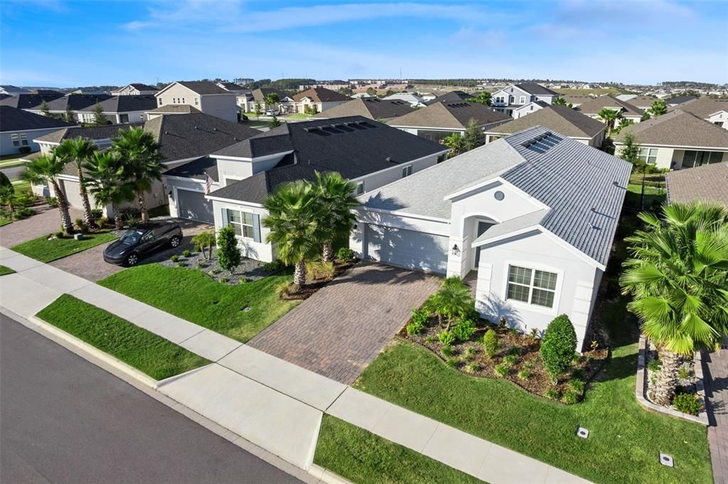 For Sale: $565,000 (4 beds, 3 baths, 2399 Square Feet)