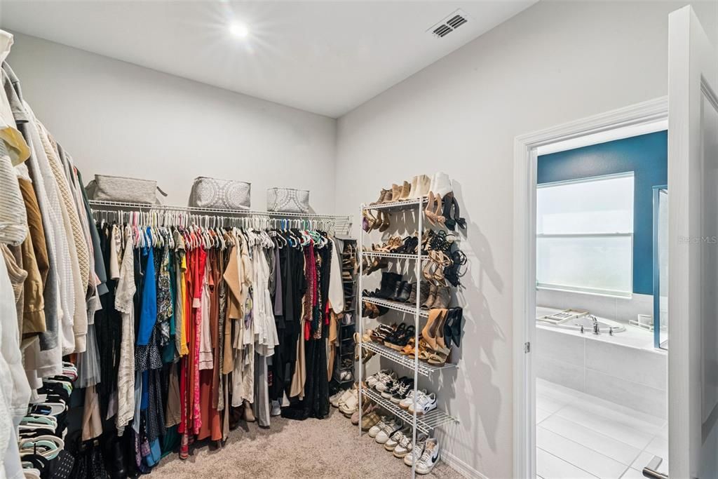 For Sale: $565,000 (4 beds, 3 baths, 2399 Square Feet)