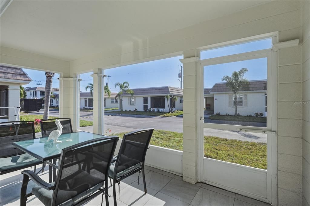 待售: $699,000 (2 贝兹, 2 浴室, 1101 平方英尺)