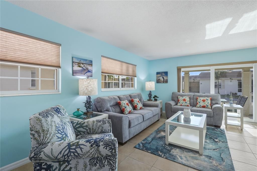 待售: $699,000 (2 贝兹, 2 浴室, 1101 平方英尺)