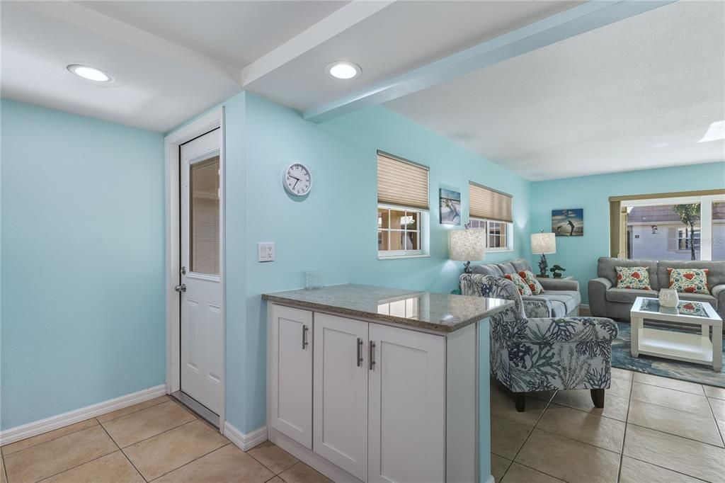 待售: $699,000 (2 贝兹, 2 浴室, 1101 平方英尺)