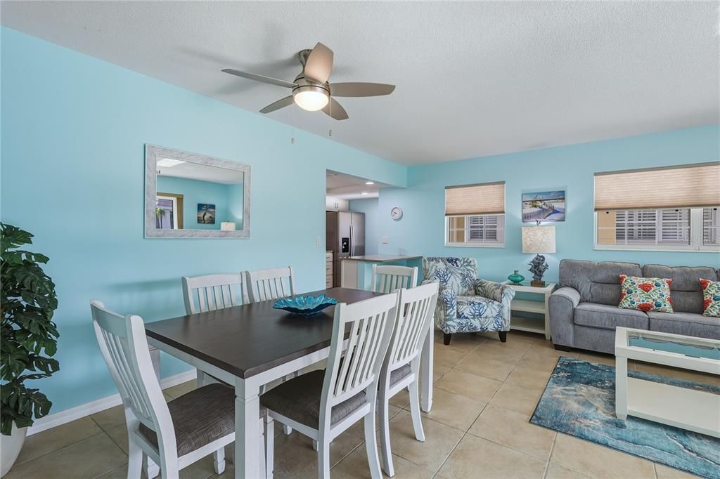 待售: $699,000 (2 贝兹, 2 浴室, 1101 平方英尺)