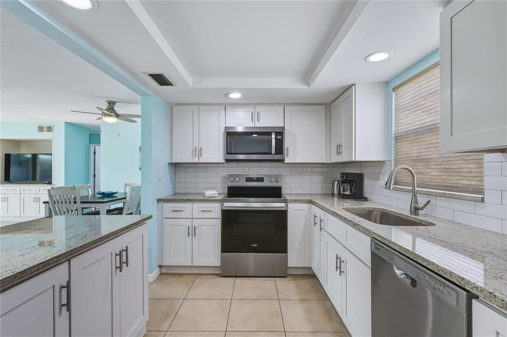 待售: $699,000 (2 贝兹, 2 浴室, 1101 平方英尺)