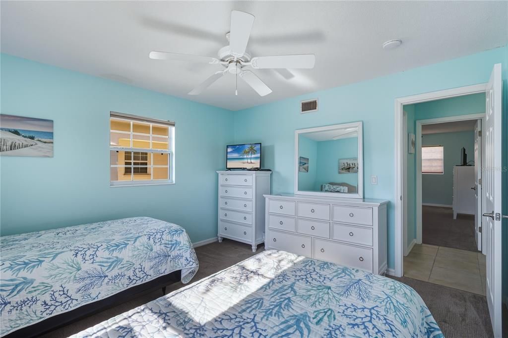 待售: $699,000 (2 贝兹, 2 浴室, 1101 平方英尺)