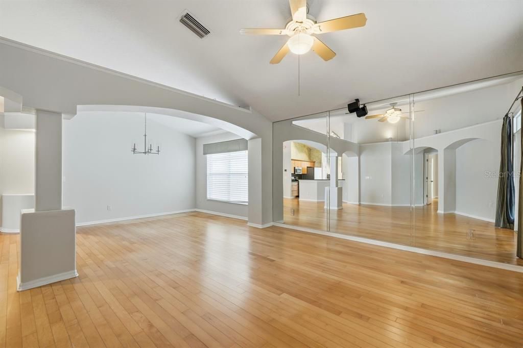 На продажу: $420,000 (3 спален, 2 ванн, 1769 Квадратных фут)