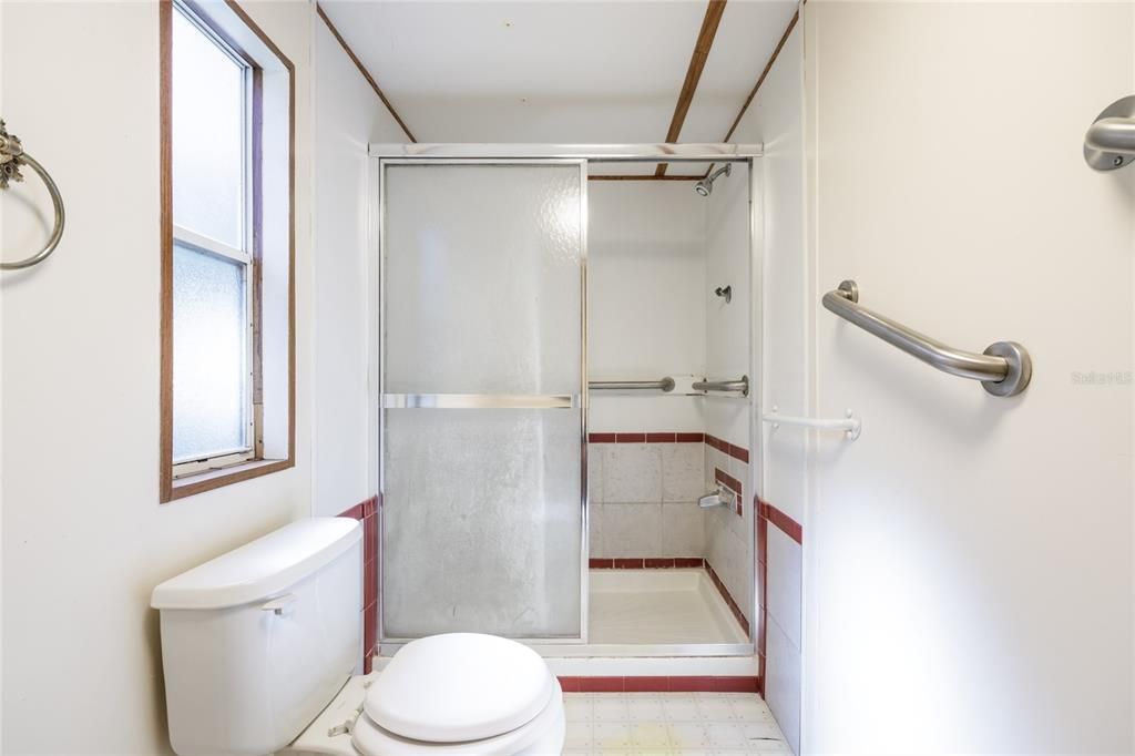 На продажу: $235,000 (3 спален, 2 ванн, 1248 Квадратных фут)