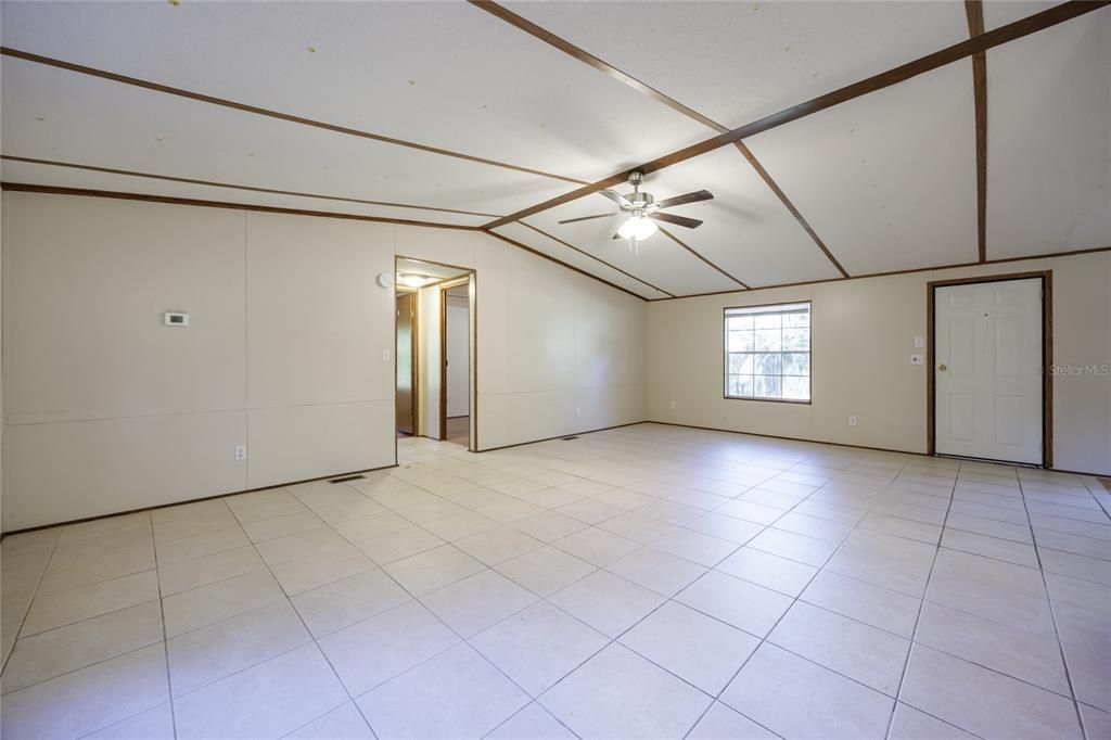 На продажу: $235,000 (3 спален, 2 ванн, 1248 Квадратных фут)