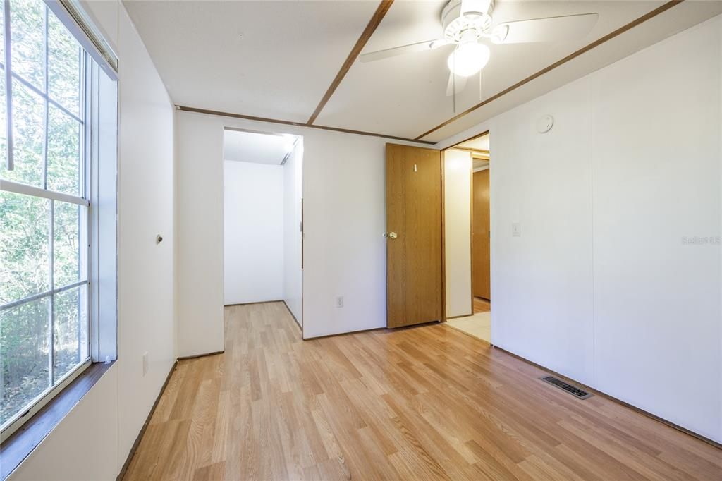 На продажу: $235,000 (3 спален, 2 ванн, 1248 Квадратных фут)