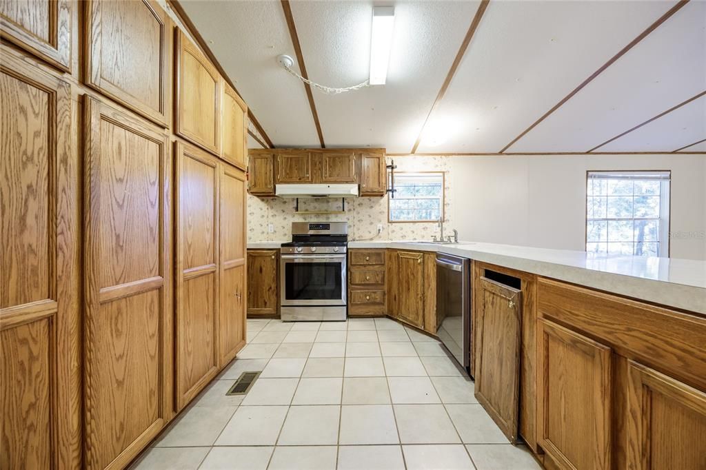 На продажу: $235,000 (3 спален, 2 ванн, 1248 Квадратных фут)