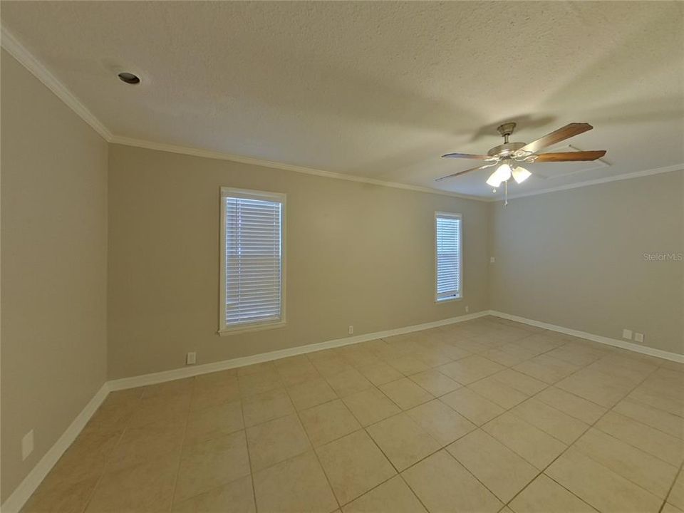 出租: $1,939 (4 贝兹, 2 浴室, 1491 平方英尺)