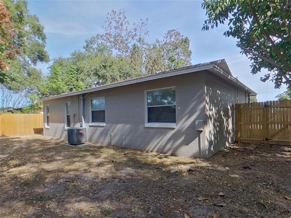 出租: $1,939 (4 贝兹, 2 浴室, 1491 平方英尺)