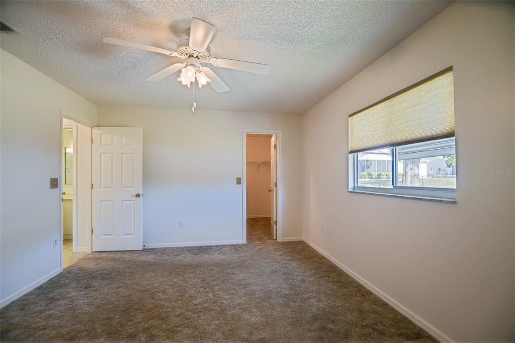 На продажу: $227,900 (2 спален, 2 ванн, 1248 Квадратных фут)