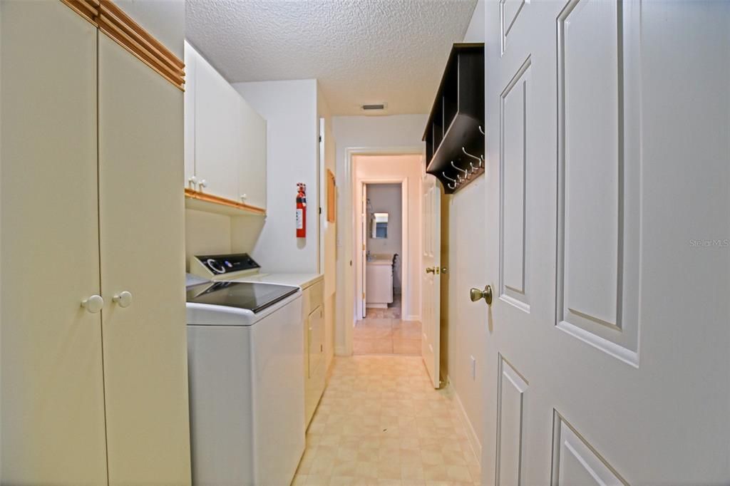 На продажу: $227,900 (2 спален, 2 ванн, 1248 Квадратных фут)