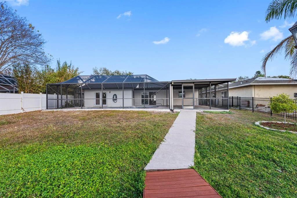 На продажу: $549,900 (4 спален, 2 ванн, 1588 Квадратных фут)