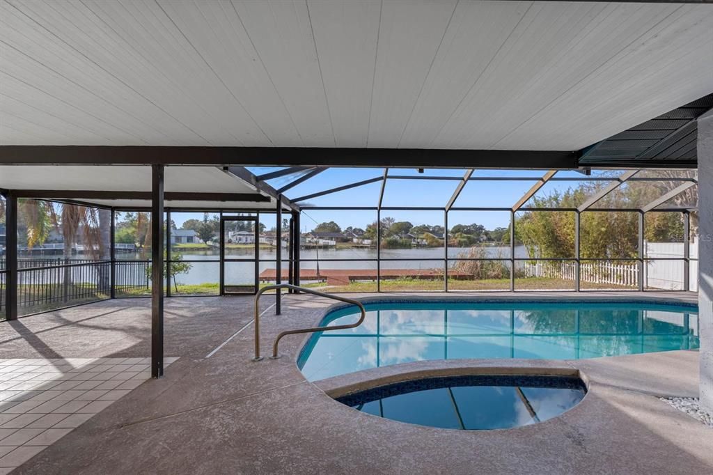 На продажу: $549,900 (4 спален, 2 ванн, 1588 Квадратных фут)