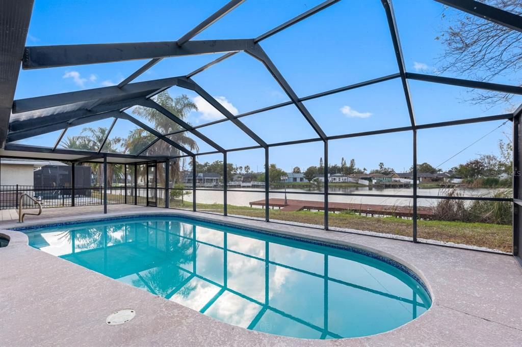 На продажу: $549,900 (4 спален, 2 ванн, 1588 Квадратных фут)