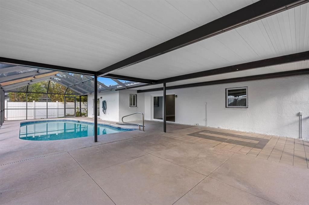 На продажу: $549,900 (4 спален, 2 ванн, 1588 Квадратных фут)