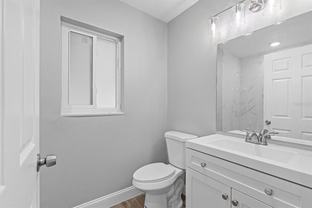 На продажу: $549,900 (4 спален, 2 ванн, 1588 Квадратных фут)